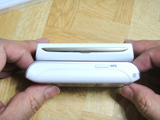 gl02p-em-lte-pocketwifi-unbox-4.jpg
