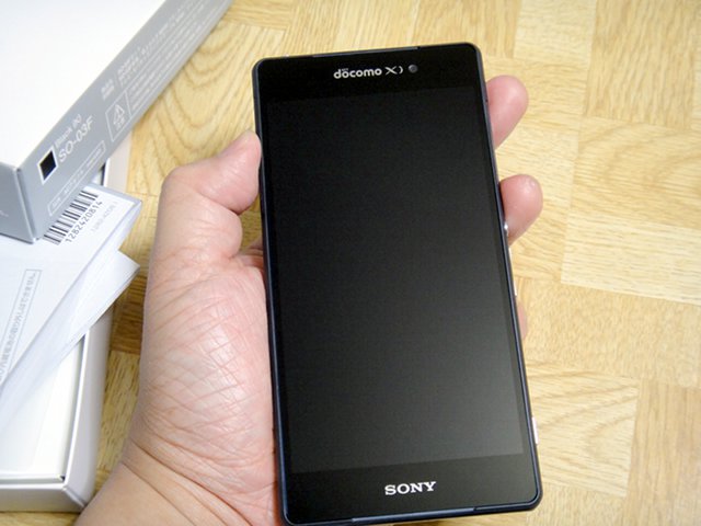 sony-docomo-xperia-z2-na-mao-front.jpg